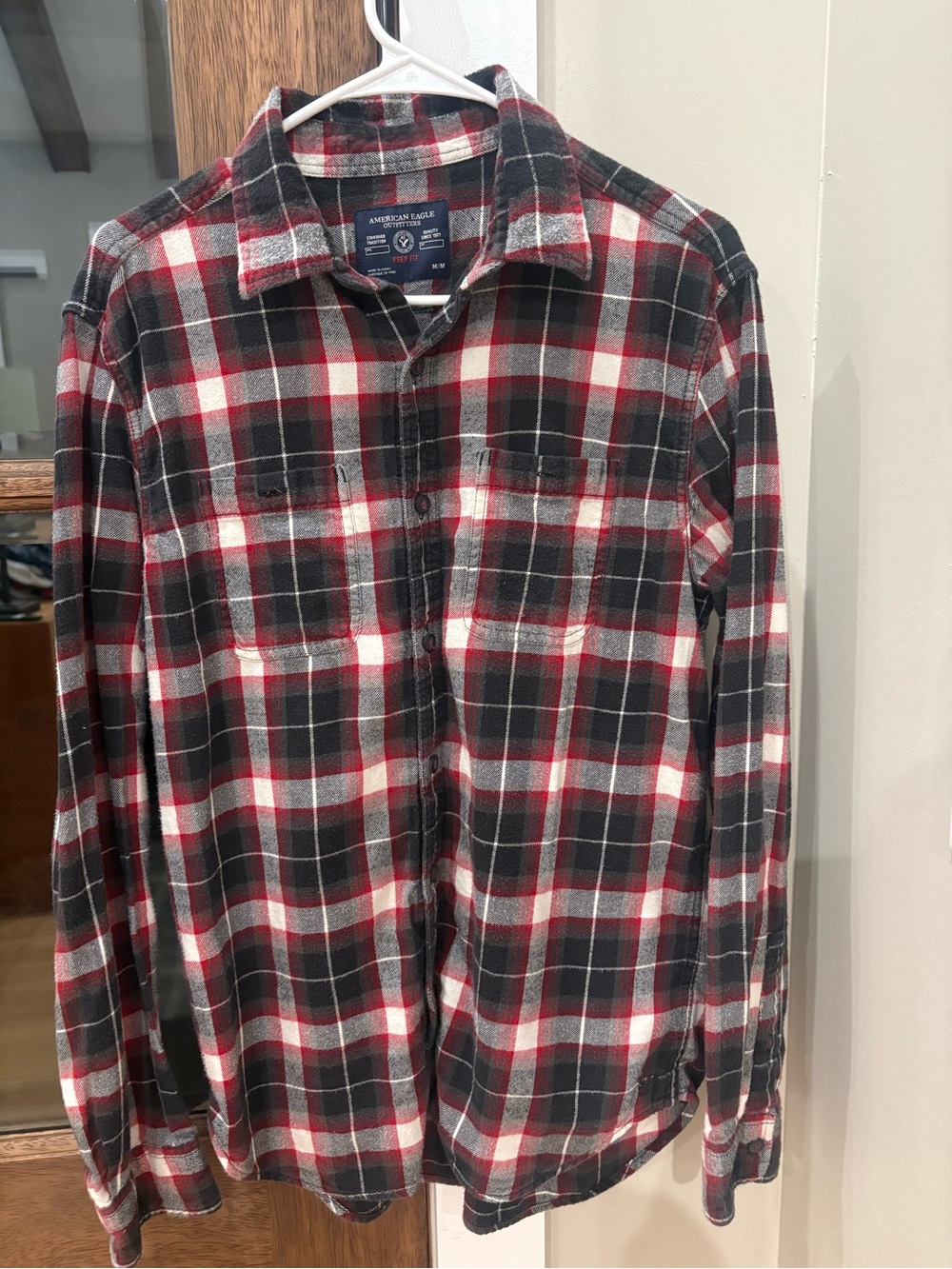 American Eagle Outfitters Men’s Red Black White Plaid Button-Down Shirt